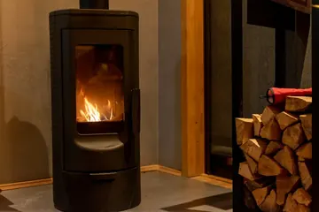 Poêle à bois dans un salon